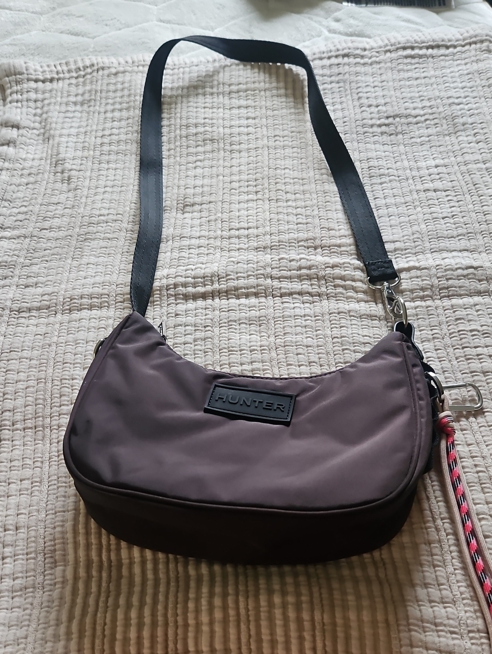 Hunter Small Crescent Crossbody, EUC